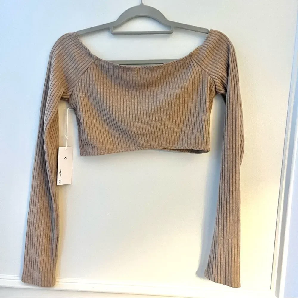 Reformation Shayne Long Sleeve‎ Cropped Ribbed Top in Buff Beige NWT Size Medium